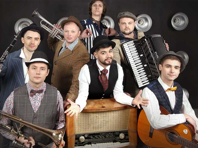 Kommuna Lux - Ukranian folk and klezmer band